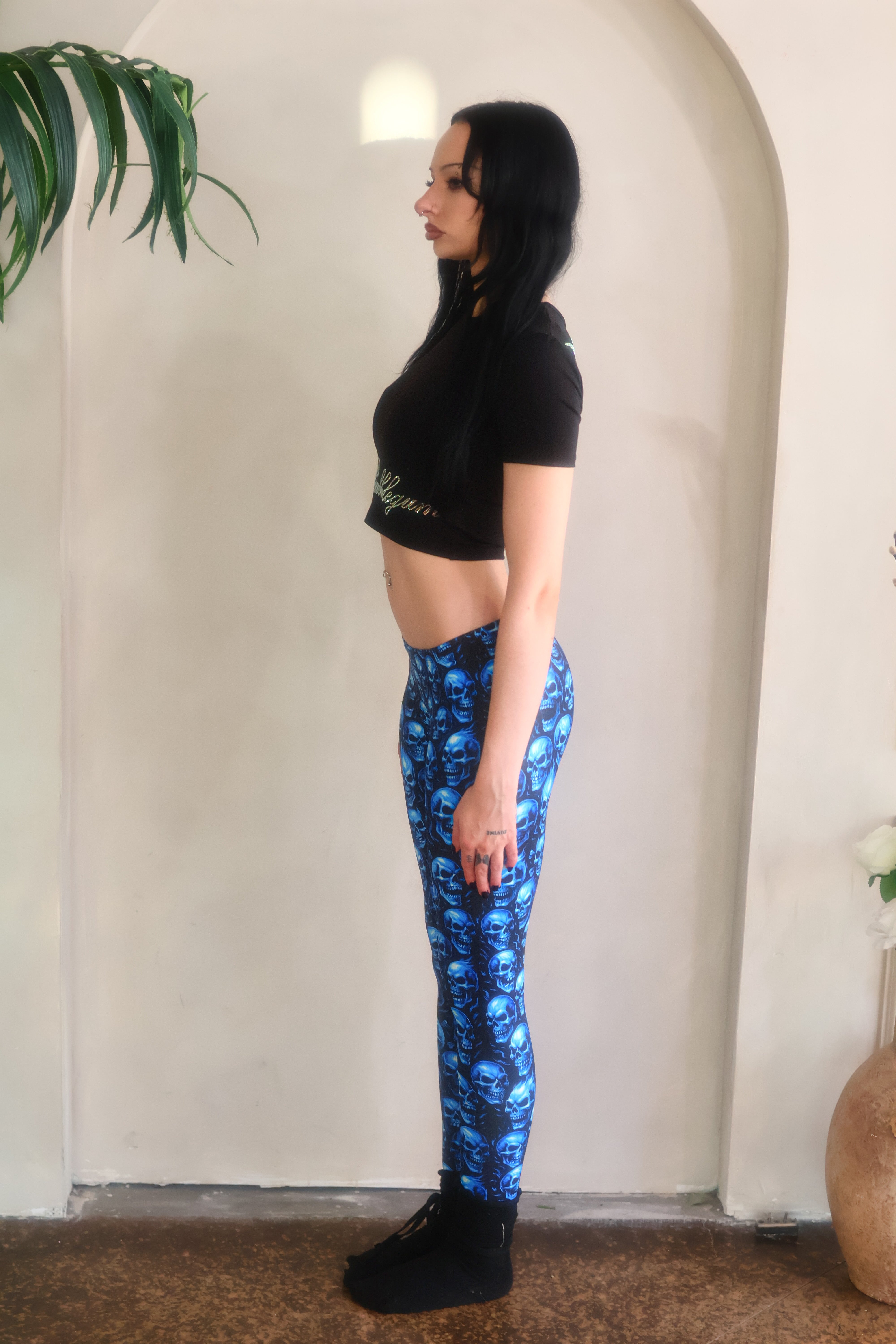 Blue skulls low rise yoga leggings