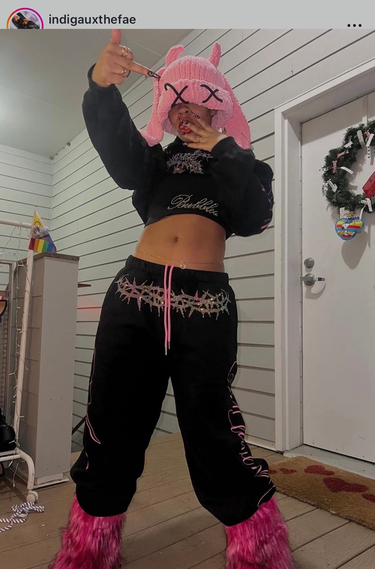 Angels are here sweatpants