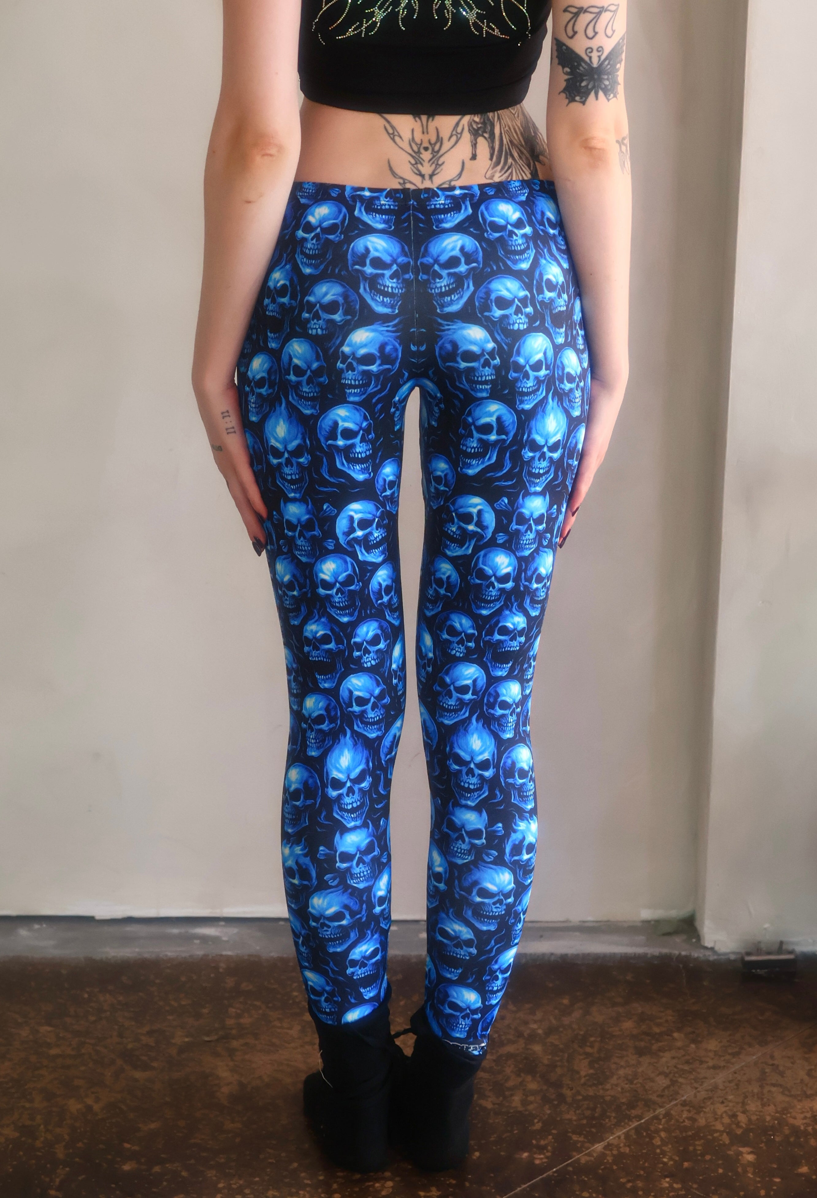 Blue skulls low rise yoga leggings